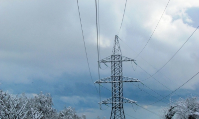 Поврежденные электросети в условиях неблагоприятных погодных явлений могут быть источником повышенной опасности